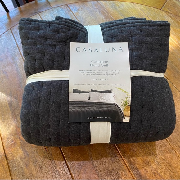 Casaluna Cashmere Blend Quilt - Full/Queen - Picture 1 of 11